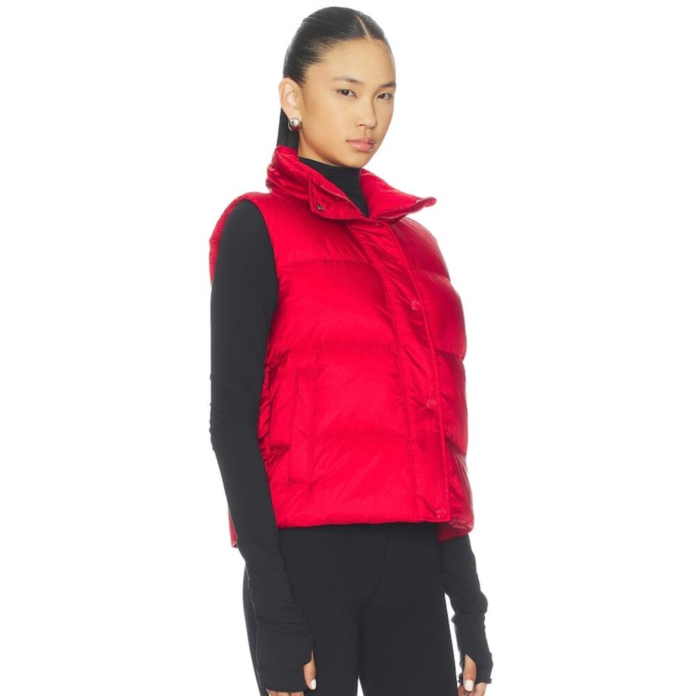 Beyond Yoga Big Cozy Vest Holly Red Women's Small Jacket - Picture 2 of 7